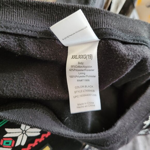 Cute Snoopy "Wake Me For Presents" Black Sweatshirt Junior Size - Picture 4 of 5